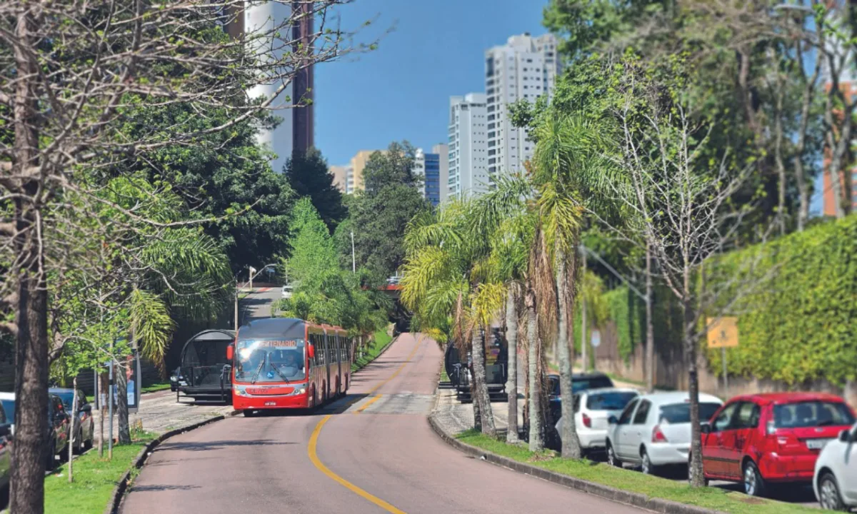 Rua Dep. Heitor de Alencar Furtado, Curitiba.