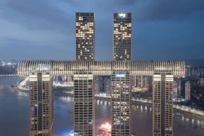 Com 300 metros de comprimento, edifício horizontal vira cartão-postal na China
