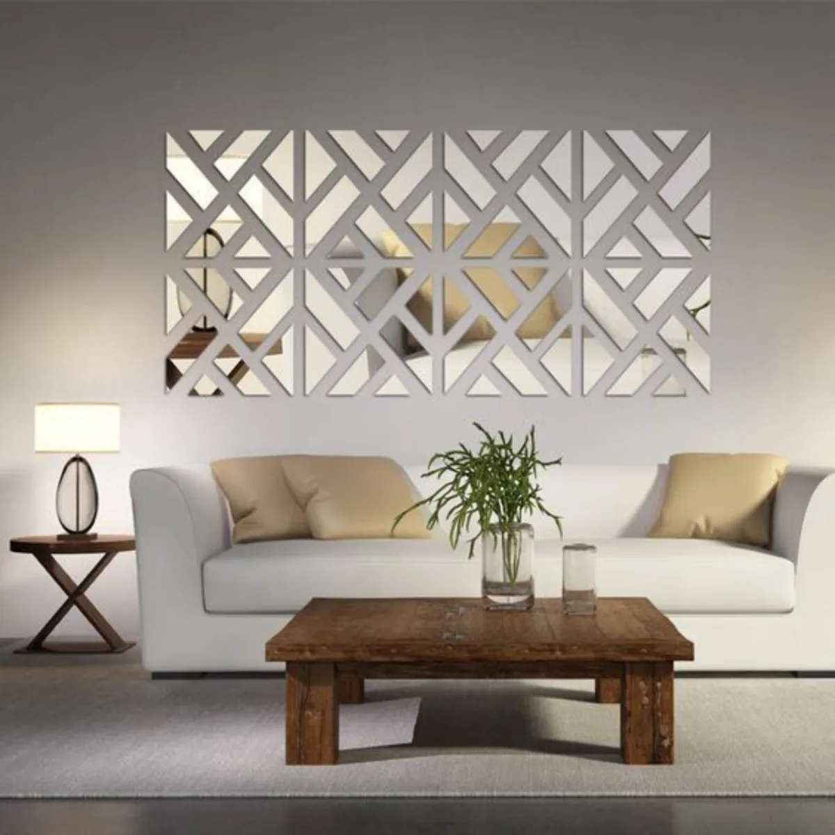 O espelho adesivo é ideal para quem deseja mudar a decoração sozinho, mas, por ser de acrílico, exige atenção quanto à qualidade do material