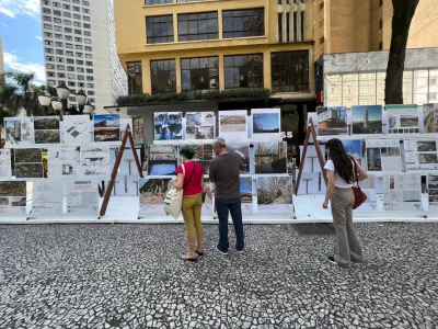 Rua XV de Novembro recebe exposição sobre arquitetura