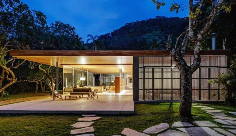 Casa dos Cajueiros - Terra Capobianco + galeria Arquitetos - Ubatuba/SP. Foto: Nelson Kon