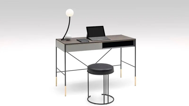 Mesa Era Scrittoio, por
David Lopez Quincoces
para Living Divani, traz
linhas gráficas e combinações de materiais. Foto: Divulgação