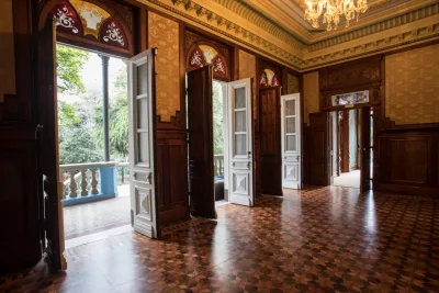 Cada elemento, uma história: conheça os detalhes da arquitetura do Palacete Leão Jr.