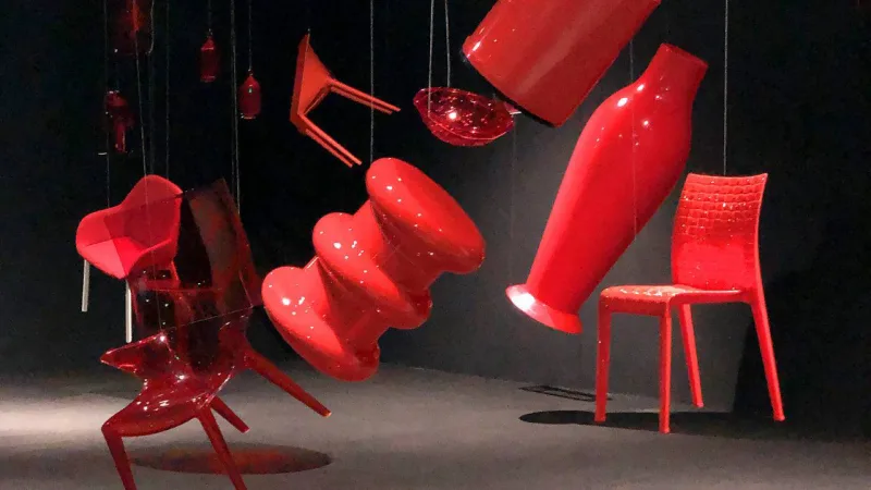 Na década de 1990, o designer começou a parceria com a marca Kartell.
