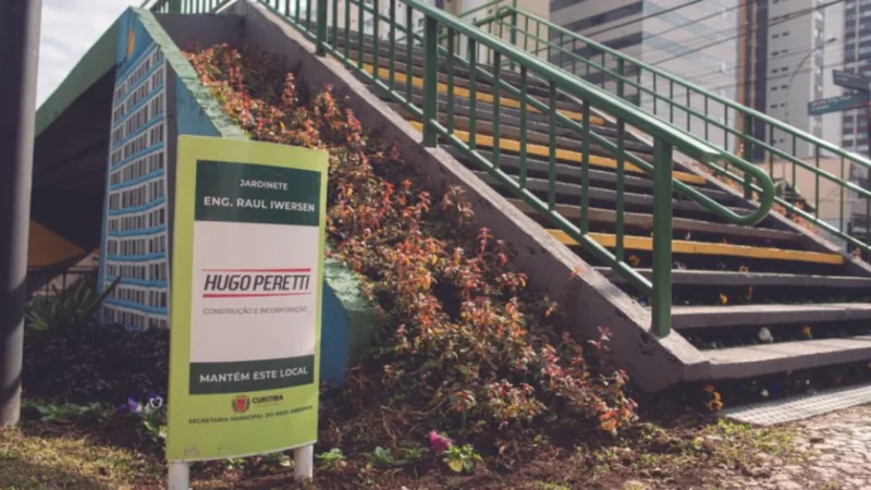 “Adoção” de escadaria é "gentileza urbana" da Hugo Peretti.