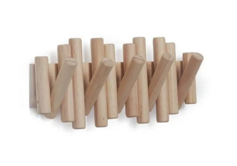 Gancho de parede dobrável Picket, assinado por Sung Wook Park. Por R$ 212, na Muma.