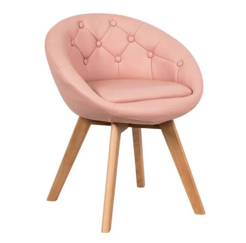 A Poltrona Bona, na cor rosa, está sendo vendida com 45% de desconto, por R$ 329.
