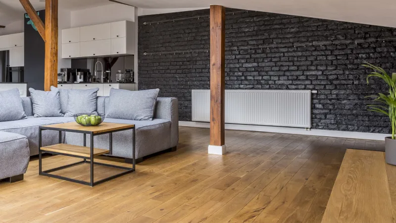 Piso de madeira maciça com verniz – Porque ter em sua casa?