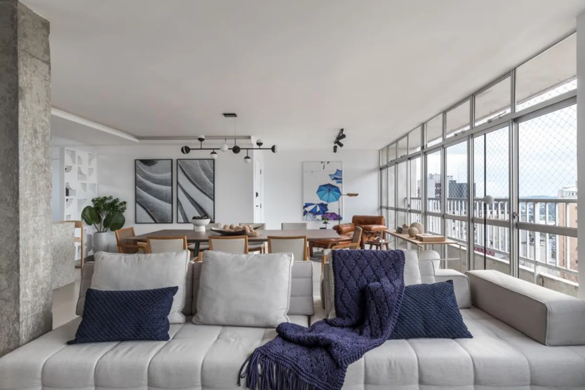 R3 surgiu inspirada na ideia do house flipping, mas realiza obras de retrofit em apartamentos como essa unidade do Ed. Excelsior.