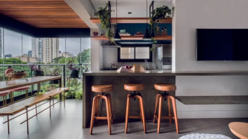 Cozinha aberta possibilita melhor aproveitamento de espaço em apartamento de 70 m². Foto: Nathalie Artaxo
