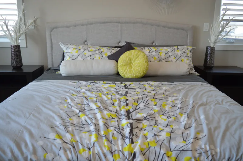 Aquela cama bem cheirosa e com cobertor macio. Dá para pensar no conforto do inverno com antecedência.
Foto: Pixabay