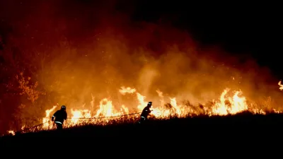 Incêndio no estado de Victoria, na Austrália, forçou milhares a deixar suas casas. Foto: Departamento de Meio Ambiente, Terra, Água e Planejamento de Victoria/AFP