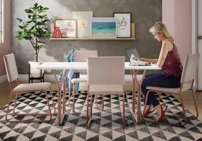Conjunto de sala de jantar da MadeiraMadeira sai por R$ 1.804,71, com 32% de desconto. Foto: Divulgação