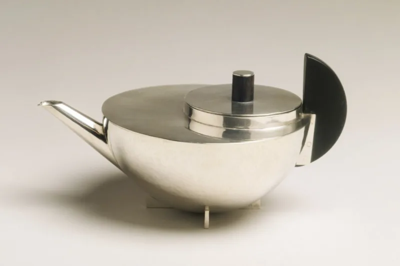 Bule com design assinado por Marianne Brandt data de 1924. Foto: Marianne Brandt