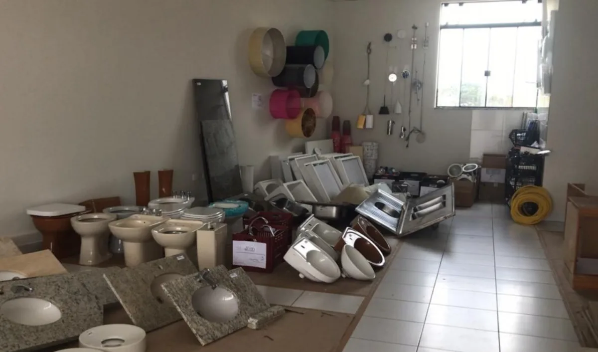 Materiais de construção e itens de acabamento estarão à venda por valores a partir de R$ 2.