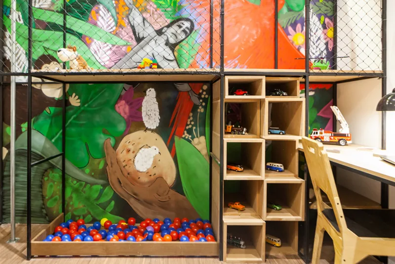 Quarto do filho, assinado por Aline Scisleski e Juliana Santana. Foto: Daniel Sorrentino / divulgação.