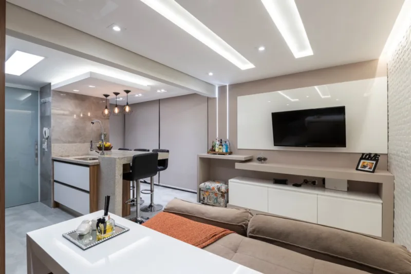 Tons neutros trazem conforto e integração amplia os ambientes. Foto: Fernando Zequinão/Gazeta do Povo