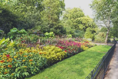 Paisagismo tipicamente inglês no St. James Park, em Londres. Foto: Bigstock