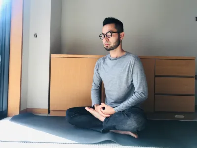 Fumio Sasaki abriu mão de uma quantidade grande de itens em seu dia a dia para viver apenas com o essencial. Foto: Arquivo Pessoal. 