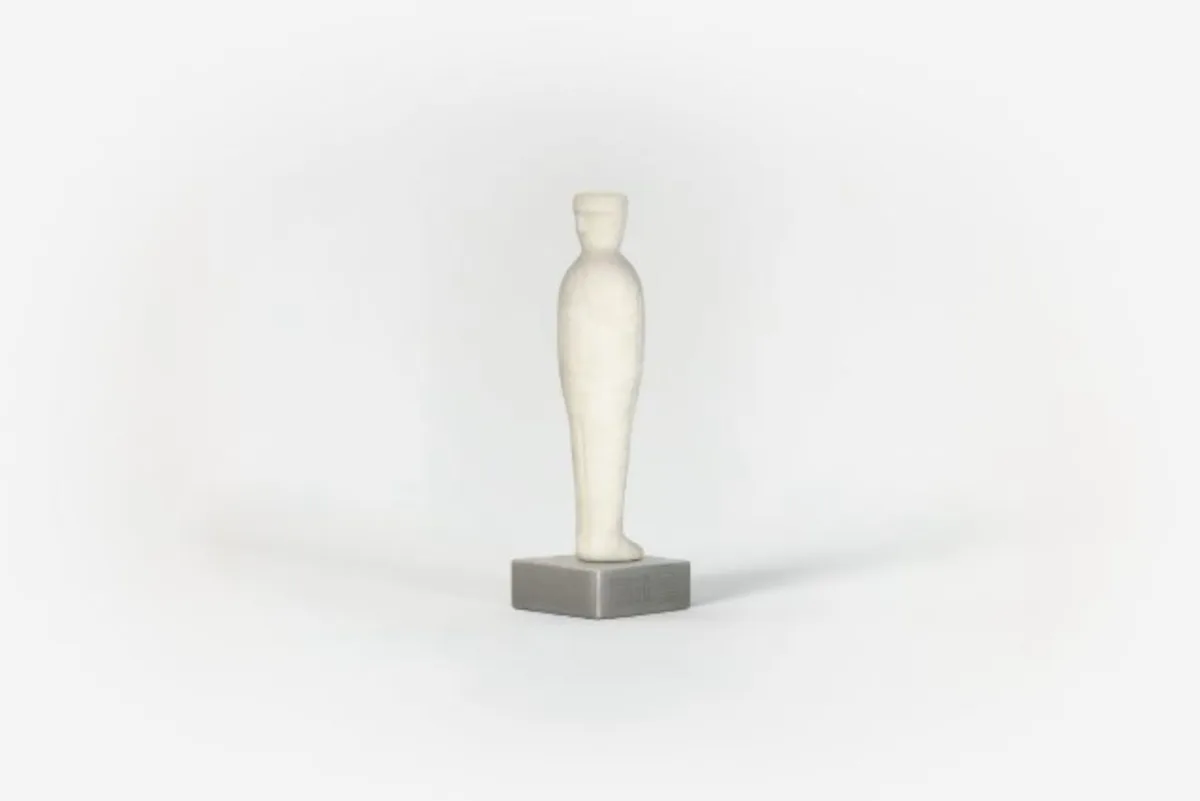 O Curupira, troféu idealizado e concebido pelos designers Mauricio Noronha e Rodrigo Brenner, da Furf Design.