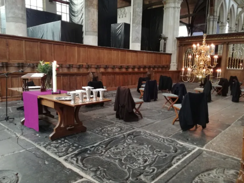 Um dos usos mais comuns atribuídos às "ex-igrejas" são museus de arte moderna e contemporênea, como na Oude Kerk. Foto: Hijme Stoffels