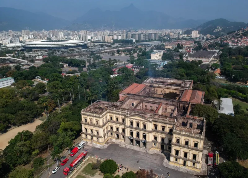 O que sobrou do prédio do Museu Nacional após o incêndio. Foto: Mauro Pimentel/AFP
