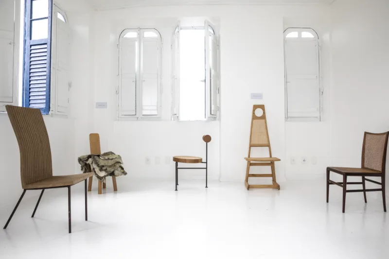 O Museu das Cadeiras Brasileiras, em Belmonte (BA), se propõe a ser o maior acervo do país neste que é o principal produto do design. Foto: Ruy Teixeira