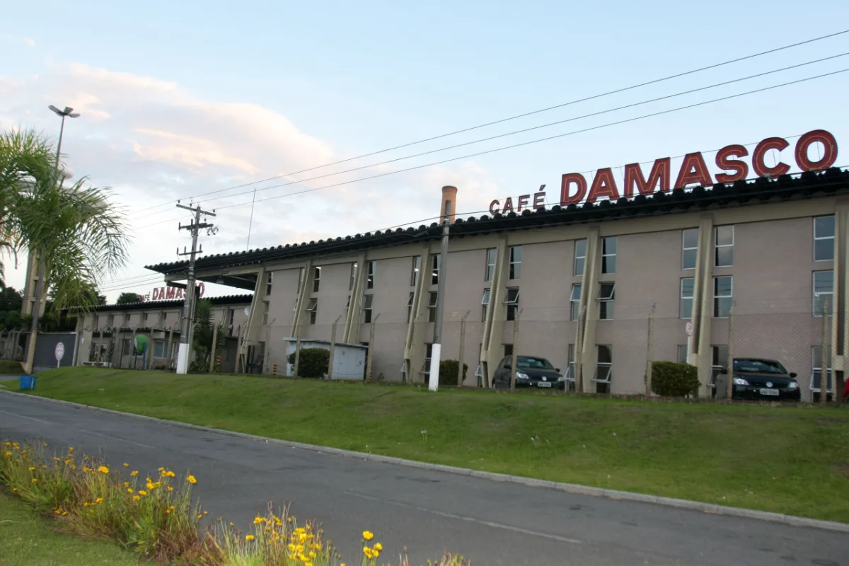 Fachada da fábrica do Café Damasco em novembro de 2010. Foto:  Valterci Santos / Arquivo / Gazeta do Povo. 
