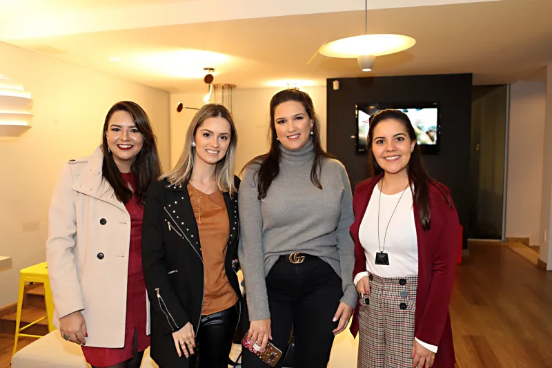 Roberta Branquinho, Bruna Justi, Andrea Zaninelli e Maiara de Andrade Faria. Foto: Albari Rosa / Gazeta do Povo.