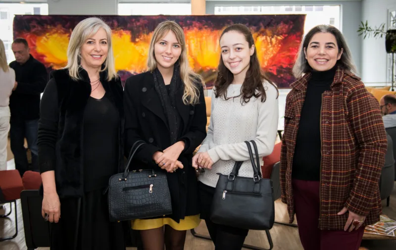 Joana D'arc Brugnoro Jacoski, Fernanda Barros, Vitoria Bordignon e Audra Nobrega.