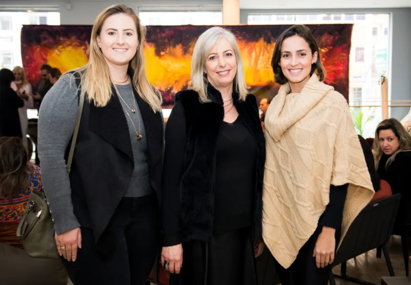 Aline Nicolodi, Joana D'arc Brugnoro Jacoski e Gisele Moreira.