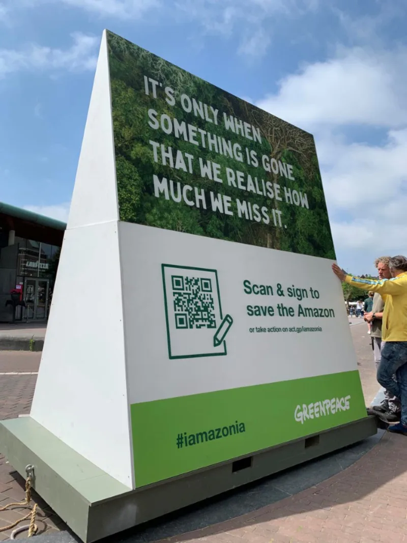 One of Europe's most photographed tourist attractions, the giant 'Iamsterdam' letters which previously stood in front of the Dutch capitalÕs world-famous Rijksmuseum, was brought back today by Greenpeace Netherlands as 'Iamazonia'. The 22m x 3 m high replica sign aims to draw attention to another landmark vital to our survival which is disappearing in front of our eyes: the Amazon rainforest.