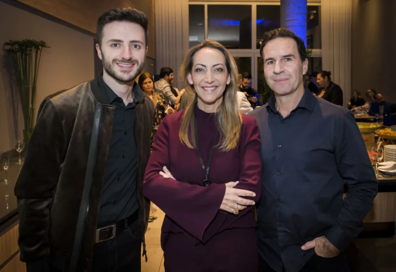 Arquiteto Beto Lemos e paisagistas Nadia Bentz e Vanderlan Farias.