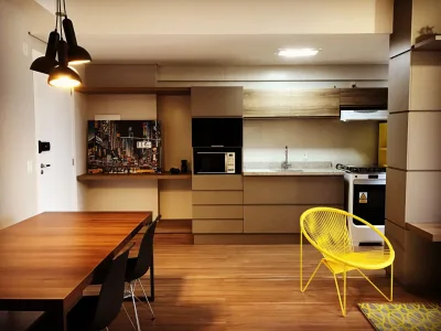 Com algumas mudanças, dá para deixar a cozinha equipada, a sala confortável e o quarto aconchegante para os hóspedes. E, de quebra, garantir recomendações no site. Gabriela Pelegrina. Foto: Divulgação