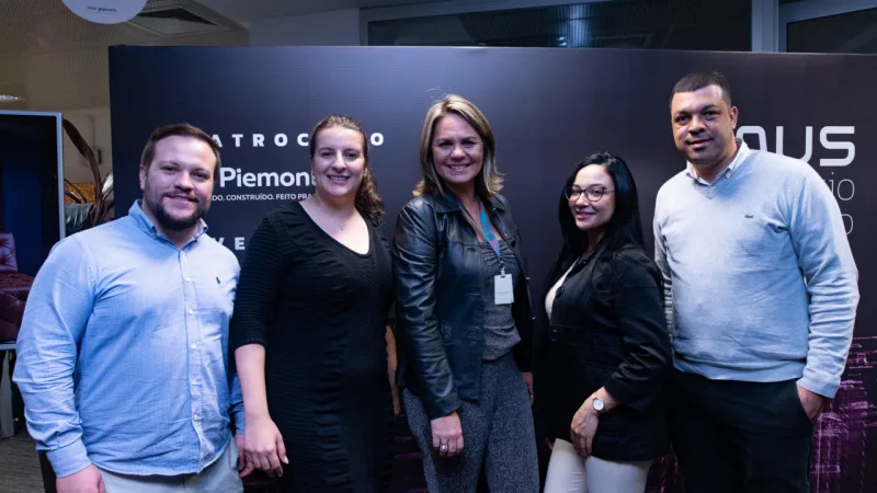 Cezar Anderle, Verbena Almeida, Jaqueline Biazoli, Raissa Borges e Leandro Almas.