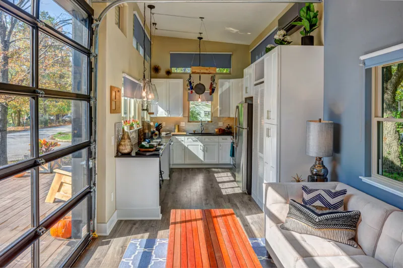Interiores das tiny houses sempre são adaptados segundo o estilo de vida dos moradores. Foto: Don Shreve/Shreve Imaging