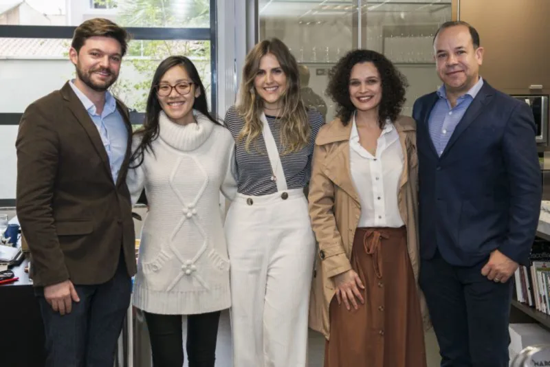 Diego Andrade, Jessica Hori, Luiza Loyola, a editora de Haus, Daliane Nogueira, e Humberto Oliveira, gerente de marketing da Guararapes