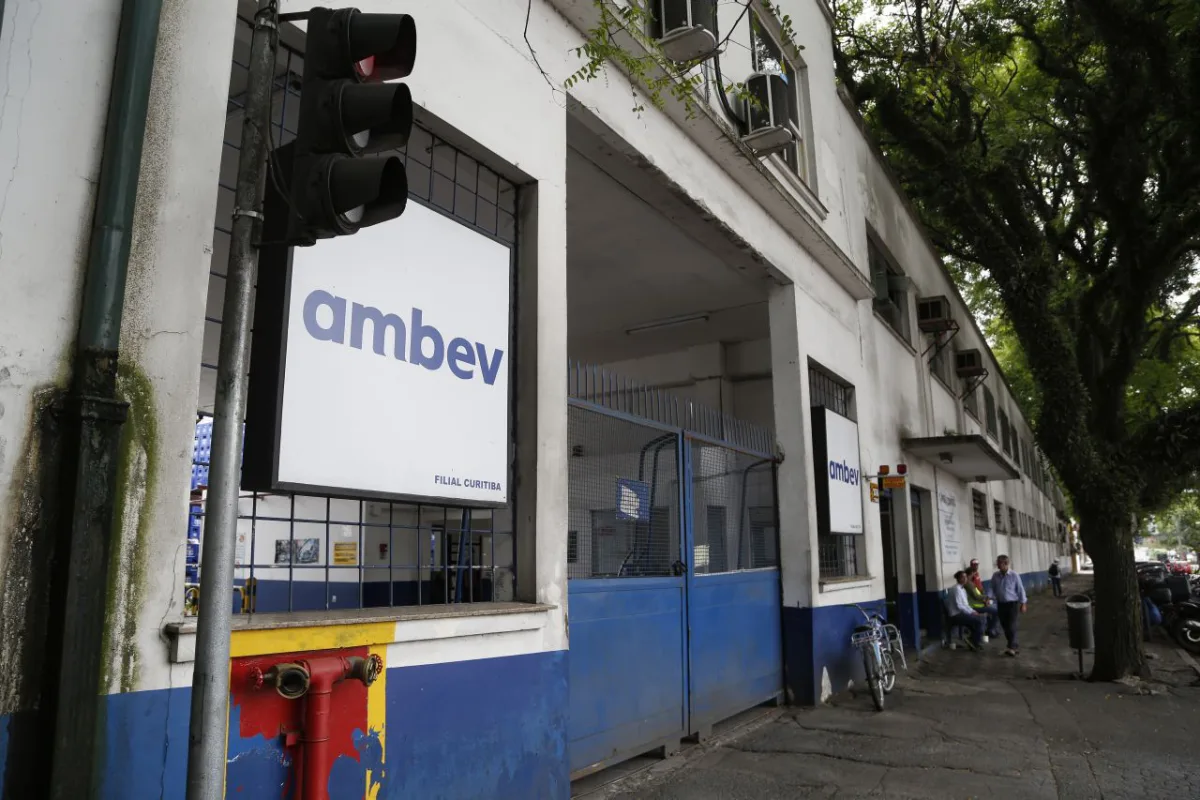 Prédio industrial vai se tornar nova Cidade da Polícia. Gestão anterior previa Centro de Artes e Cultura Rebouças. Foto: Leticia Akemi/Gazeta do Povo