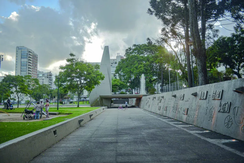 O efêmero e o indelével; ou, feliz aniversário, Curitiba!