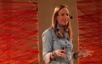 Ana Carla Fonseca, referência mundial em economia e cidades criativas, é destaque do primeiro dia do Smart City Expo. Foto: Reprodução/Tedx Floripa