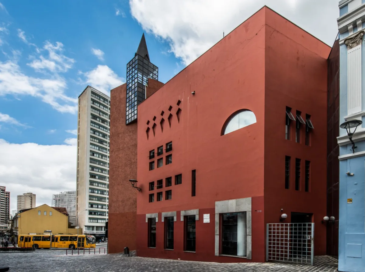 Casa da Memória, no Centro Histórico de Curitiba reúne um grande acervo que  ajuda a remontar a história do Paraná. Foto: Letícia Akemi / Gazeta do Povo  