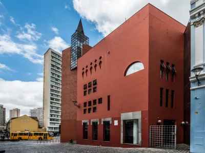 Casa da Memória, no Centro Histórico de Curitiba reúne um grande acervo que  ajuda a remontar a história do Paraná. Foto: Letícia Akemi / Gazeta do Povo  