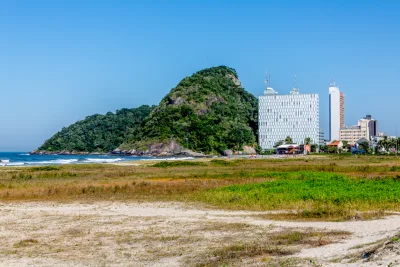 Vai para a praia no feriado? Aproveite para conhecer ícones da arquitetura do litoral do PR e SC