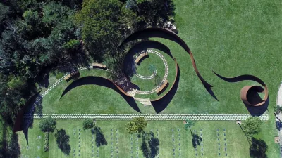 Praça da Eternidade, dentro do Memorial, busca relembrar a trajetória de uma vida. Foto: divulgação