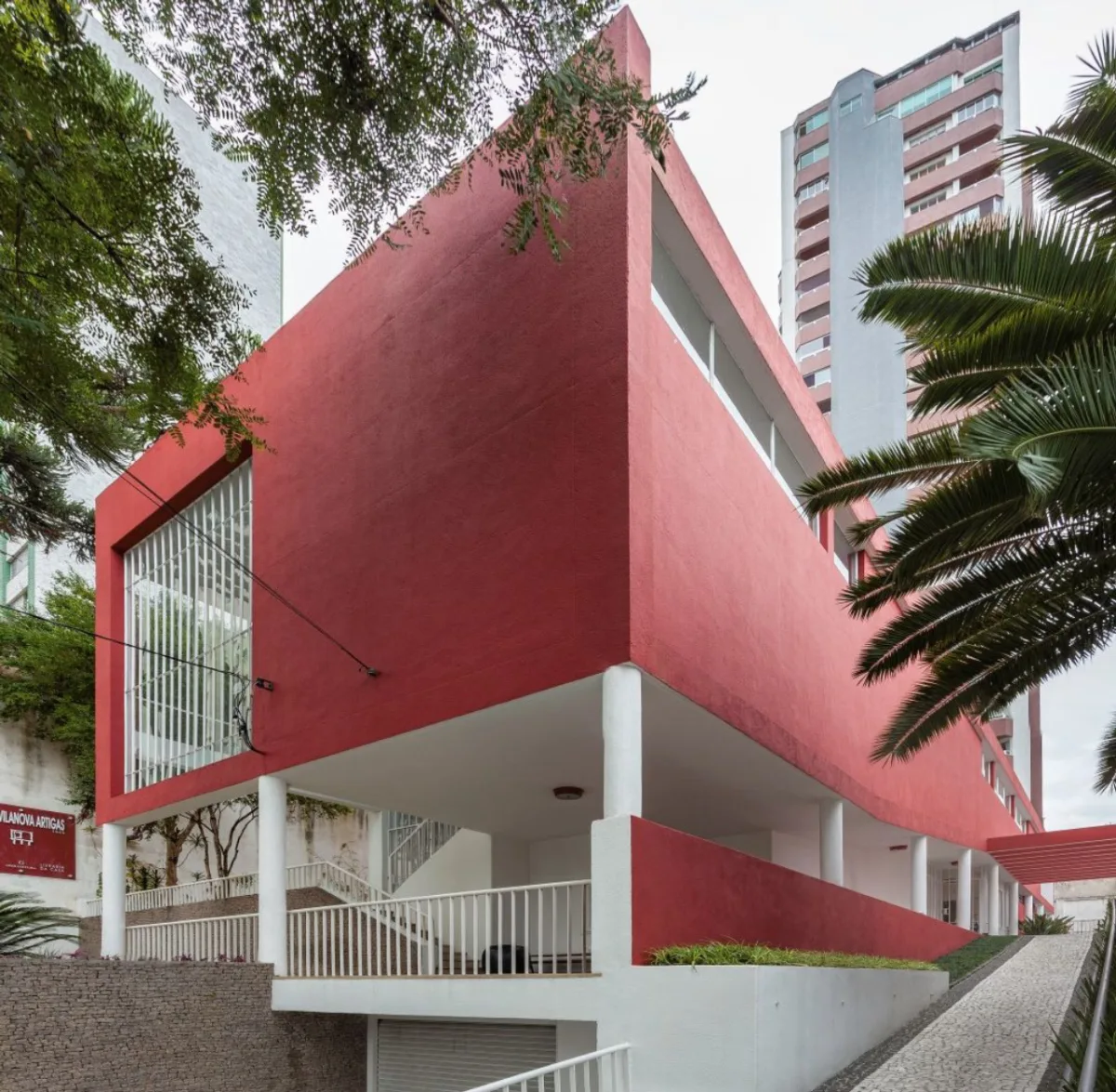 Casa João Luiz Bettega, de Vilanova Artigas, é um dos exemplares de casas modernistas no Alto da XV. Foto: Fernando Zequinão / Gazeta do Povo   
