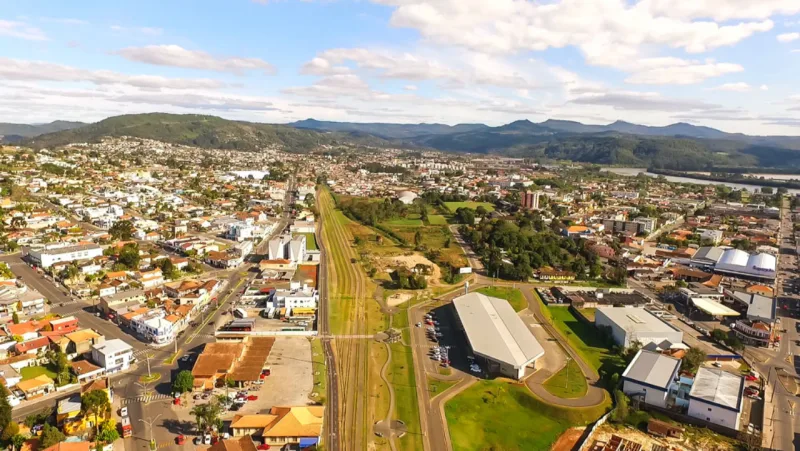 Jaime Lerner revela detalhes do plano de reurbanização de cidade do interior do Paraná