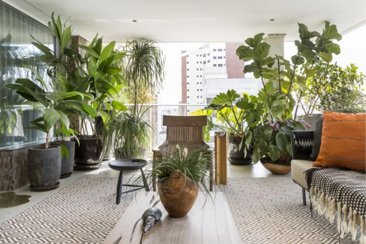 Colocar a primavera em casa não precisa estar limitada ao uso de flores. Foto: Júlia Ribeiro/ Divulgação