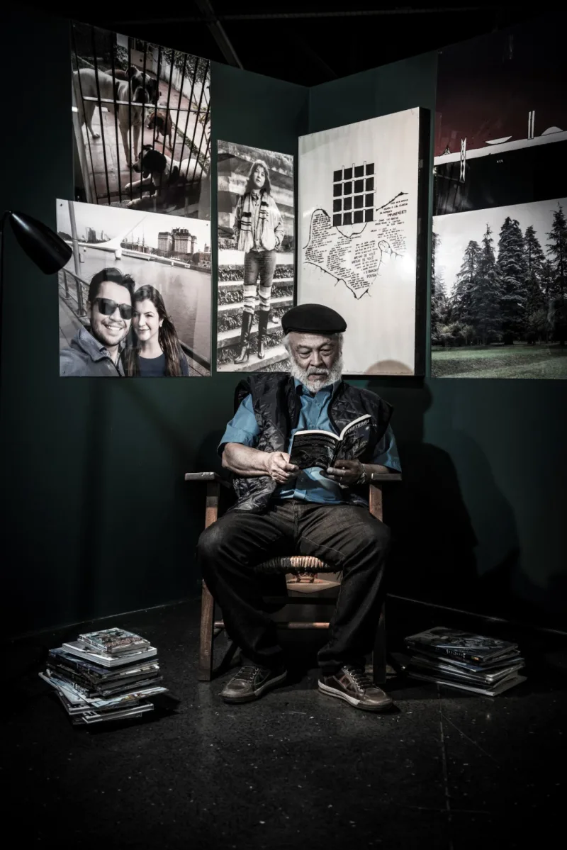 Canto de leitura de Key Imaguire Jr. foi reproduzido na exposição que fica em cartaz até novembro no MuMA. Foto: Leticia Akemi / Gazeta do Povo