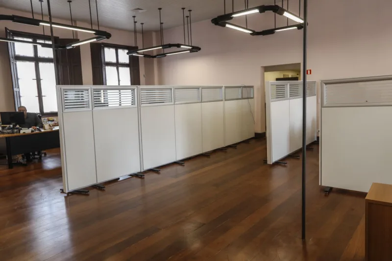 Sala que estava sendo utilizada como arquivo não sofreu danos permanentes. Foto: Jonathan Campos/Gazeta do Povo