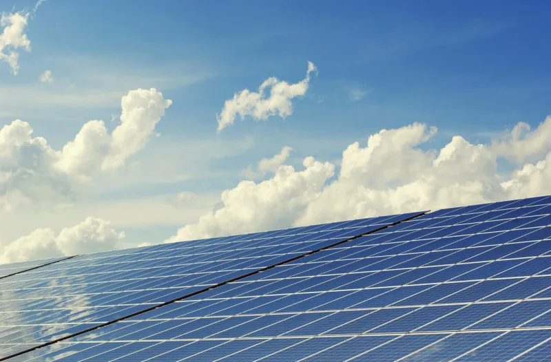 Curso sobre energia solar será oferecido pela IAB/PR nos dias 8 e 9 de maio.
Foto: Pixabay.